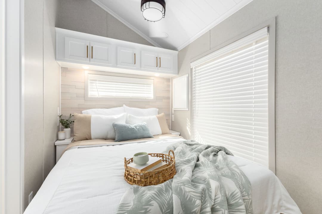 Eldorado 9092 bedroom home features