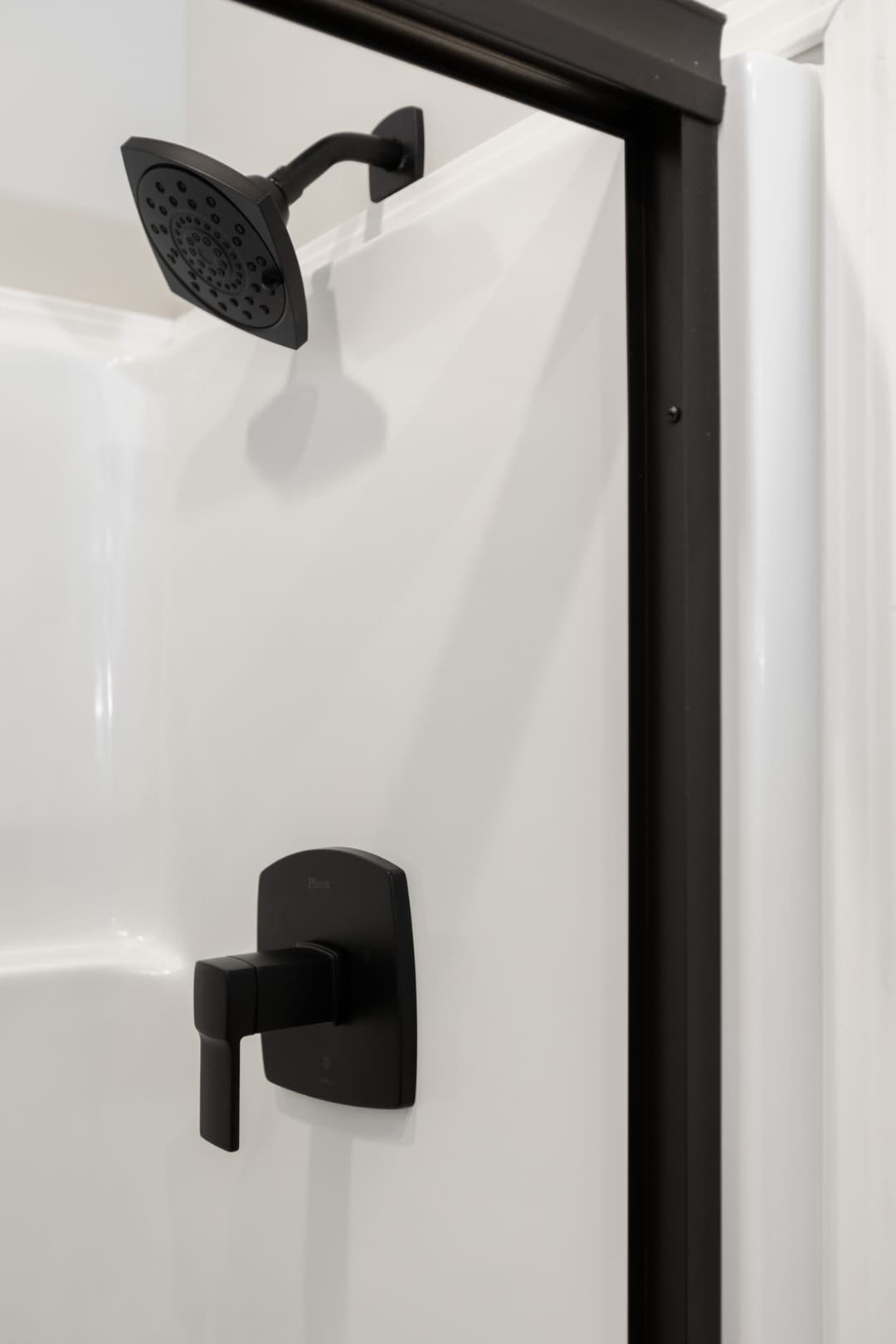 Kinlock bathroom home features