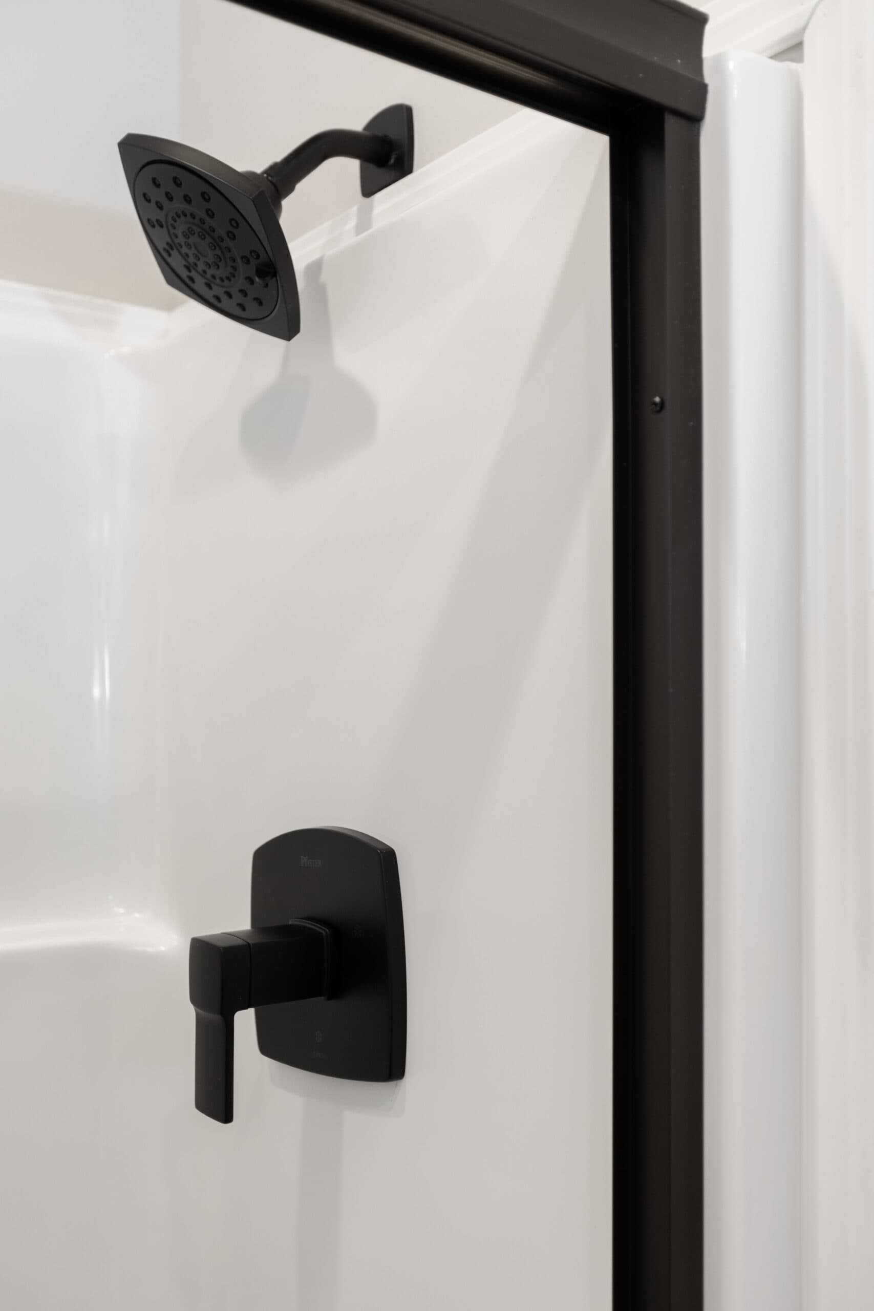 Kinlock bathroom home features
