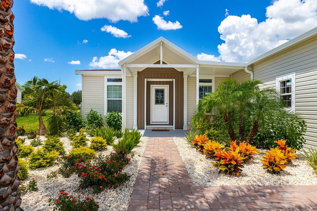 Silver springs 5351 elevation and exterior home features