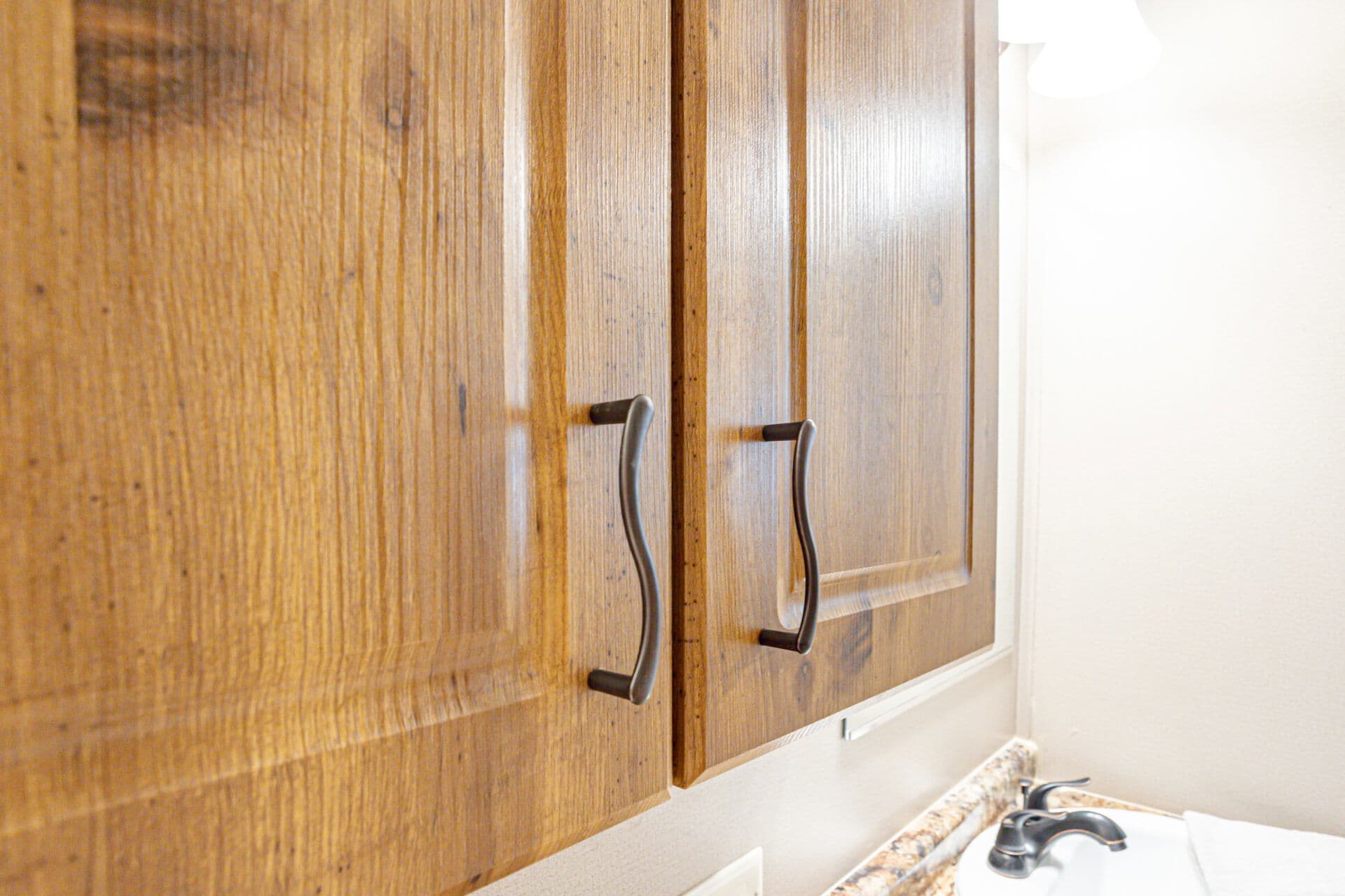 Doublewide s-28×56-32flp bathroom home features