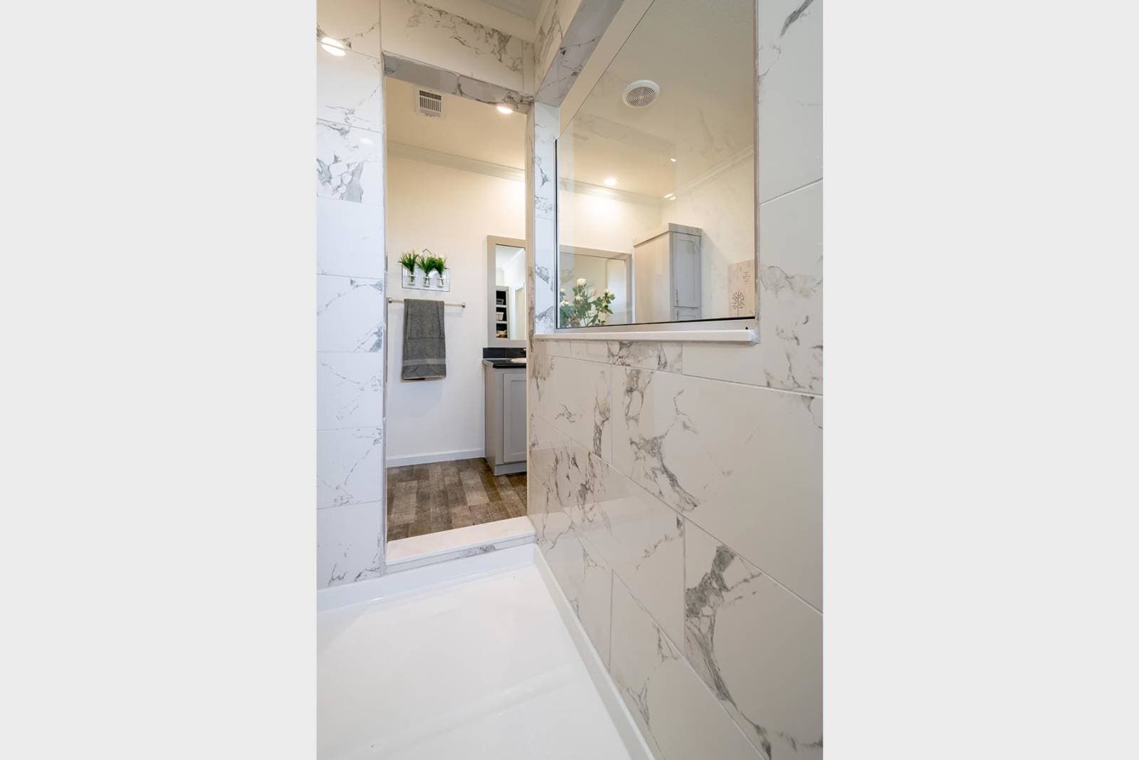 Innovation 3268c bathroom home features