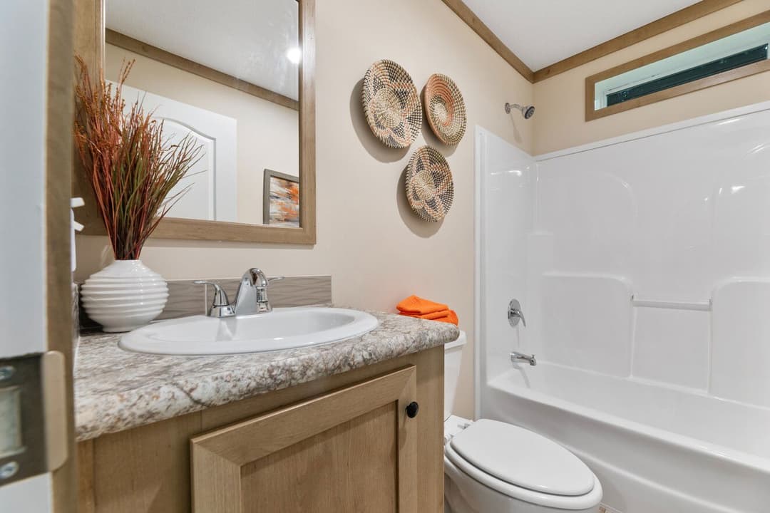 Ascension 16723h bathroom home features