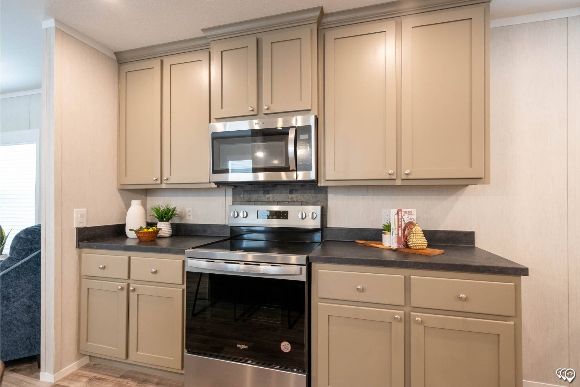 Arc1680-8018 kitchen home features