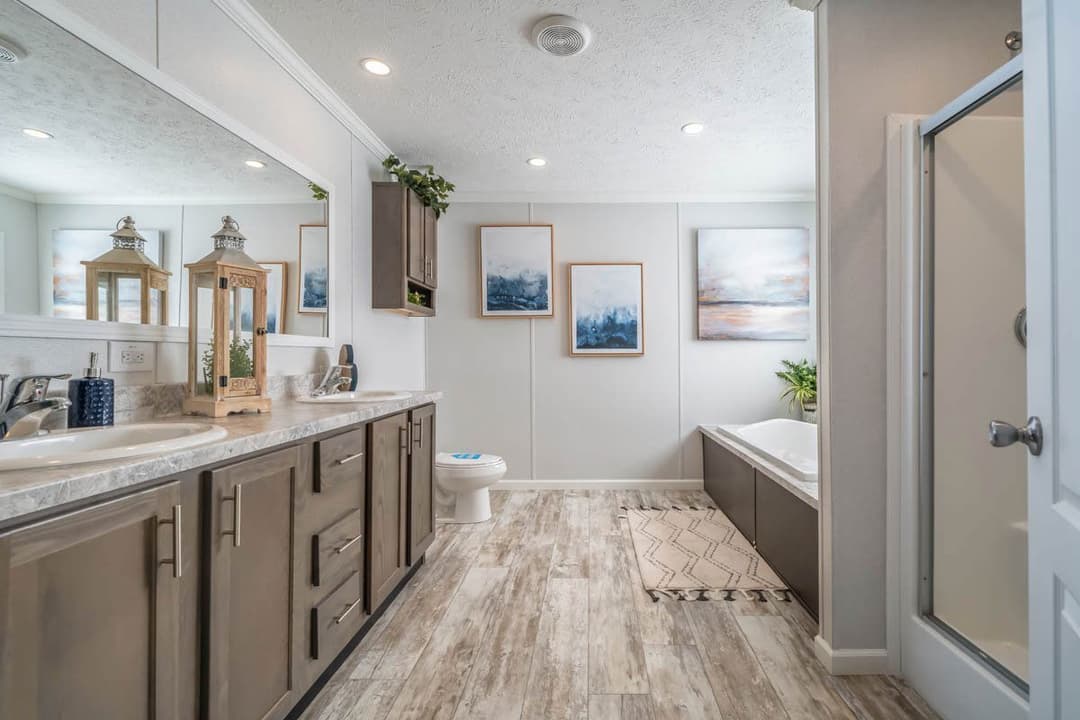 Nova bathroom home features