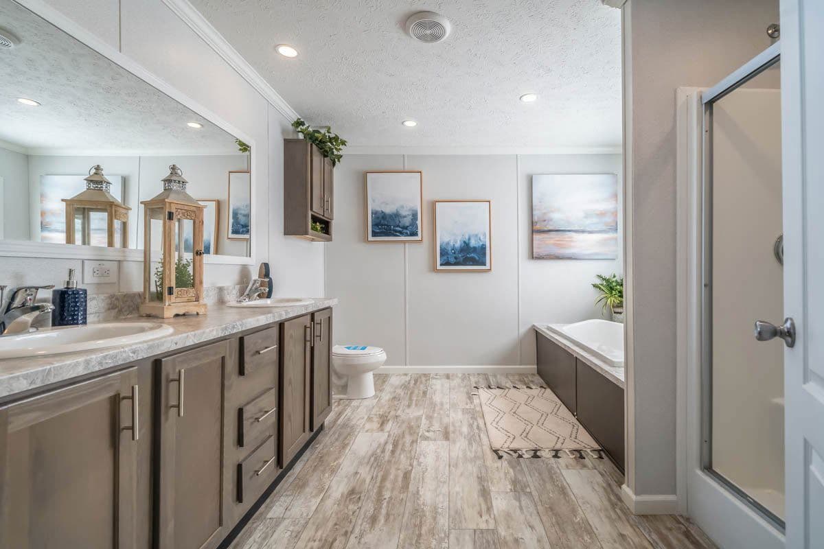 Nova bathroom home features