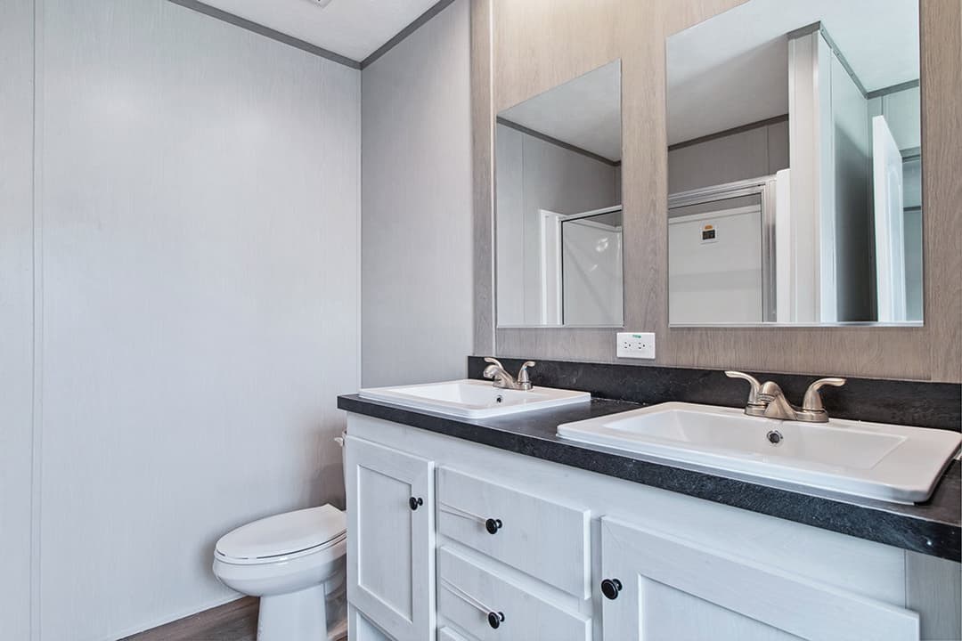 Resolution 16682x bathroom home features