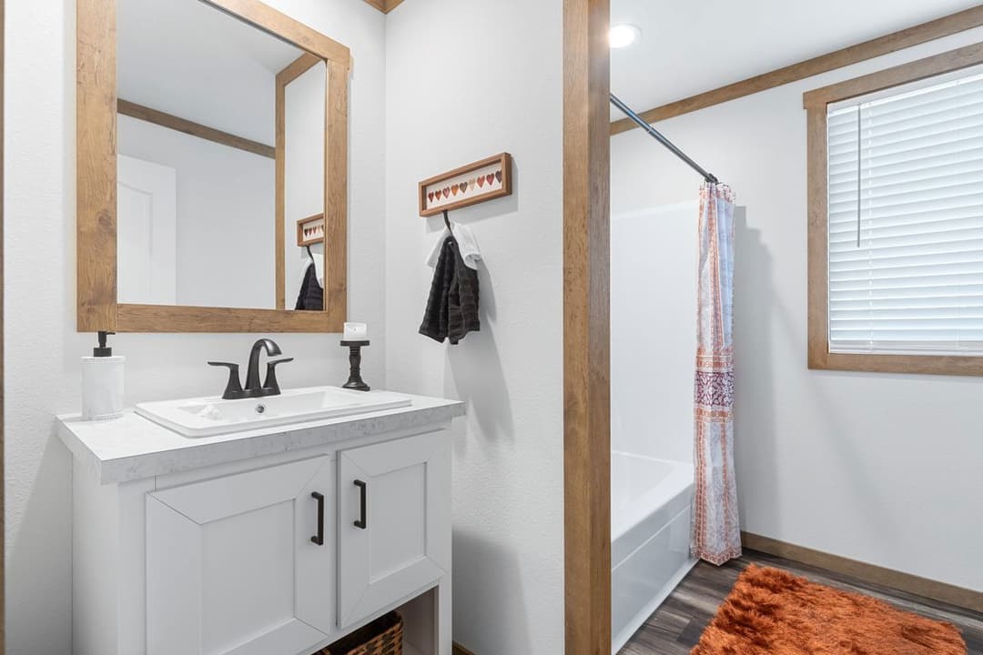 Farm 3 flex bathroom home features