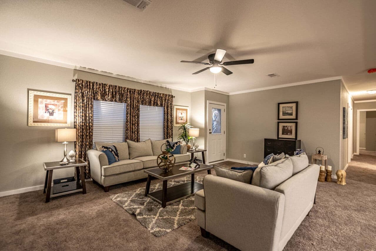 Magnum 32764m interior home features