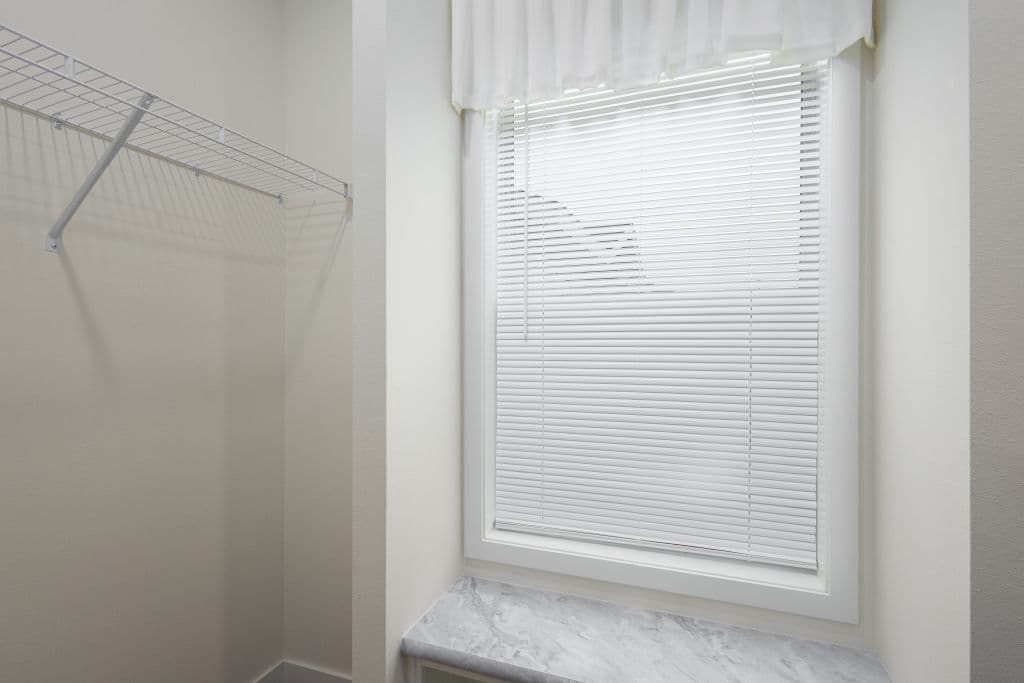 3w1075-p interior home features