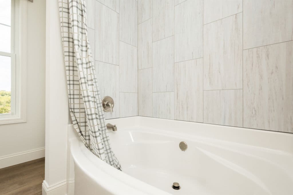 Ultra ranch 2p2460-x bathroom home features