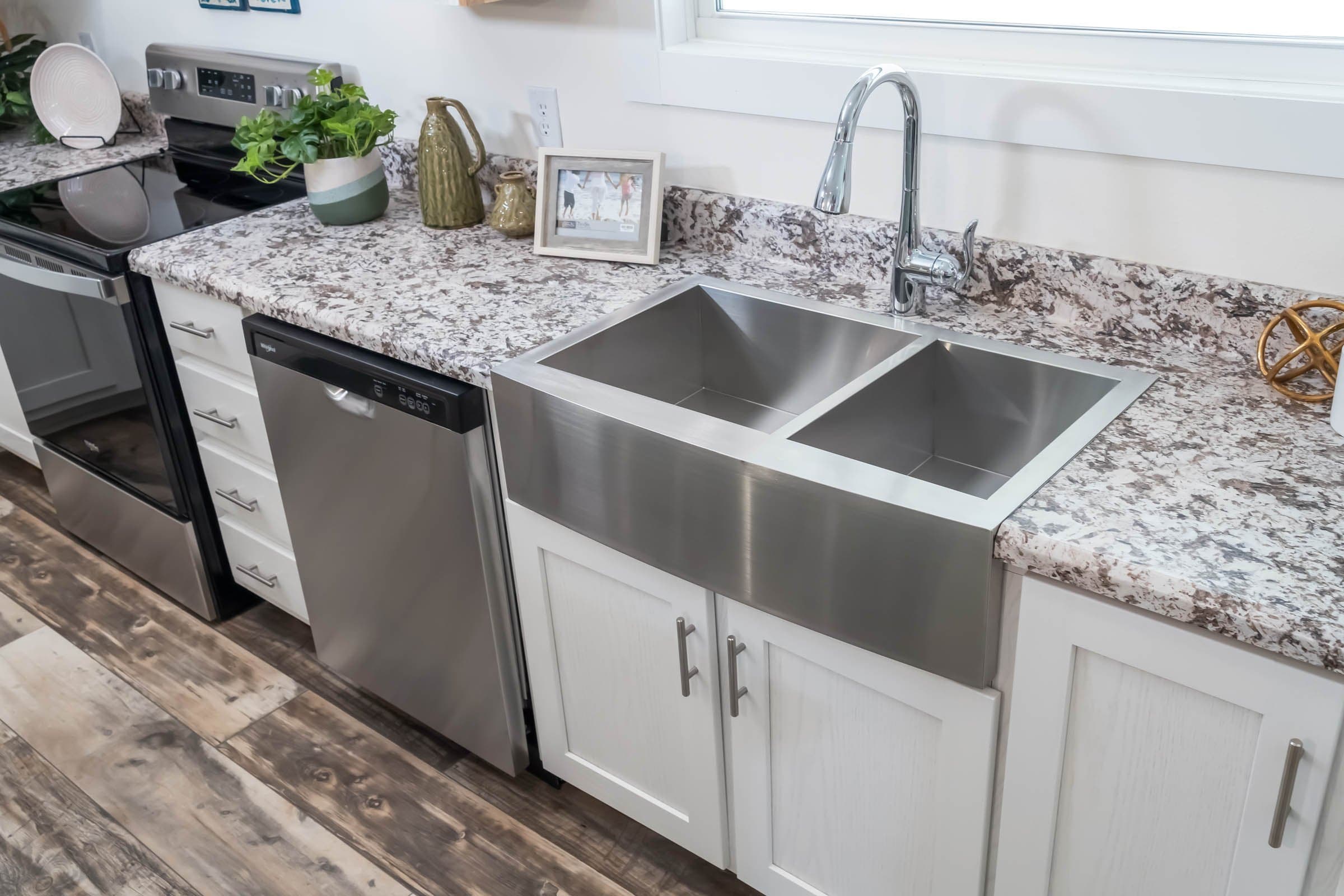 Milo kitchen home features