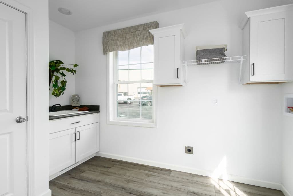 Ultra ranch 2p2409-x interior home features