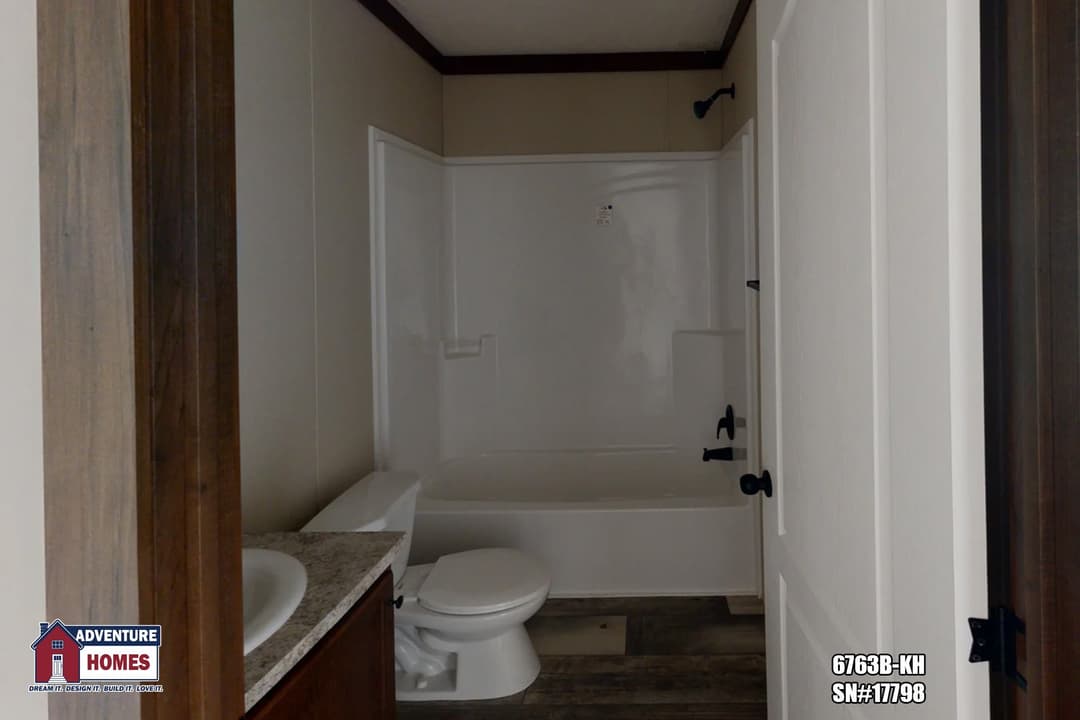 6763b-kh bathroom home features