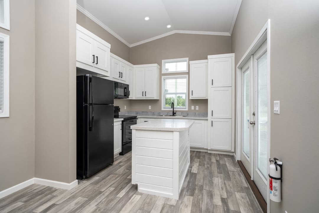 Eagle 11351g kitchen home features