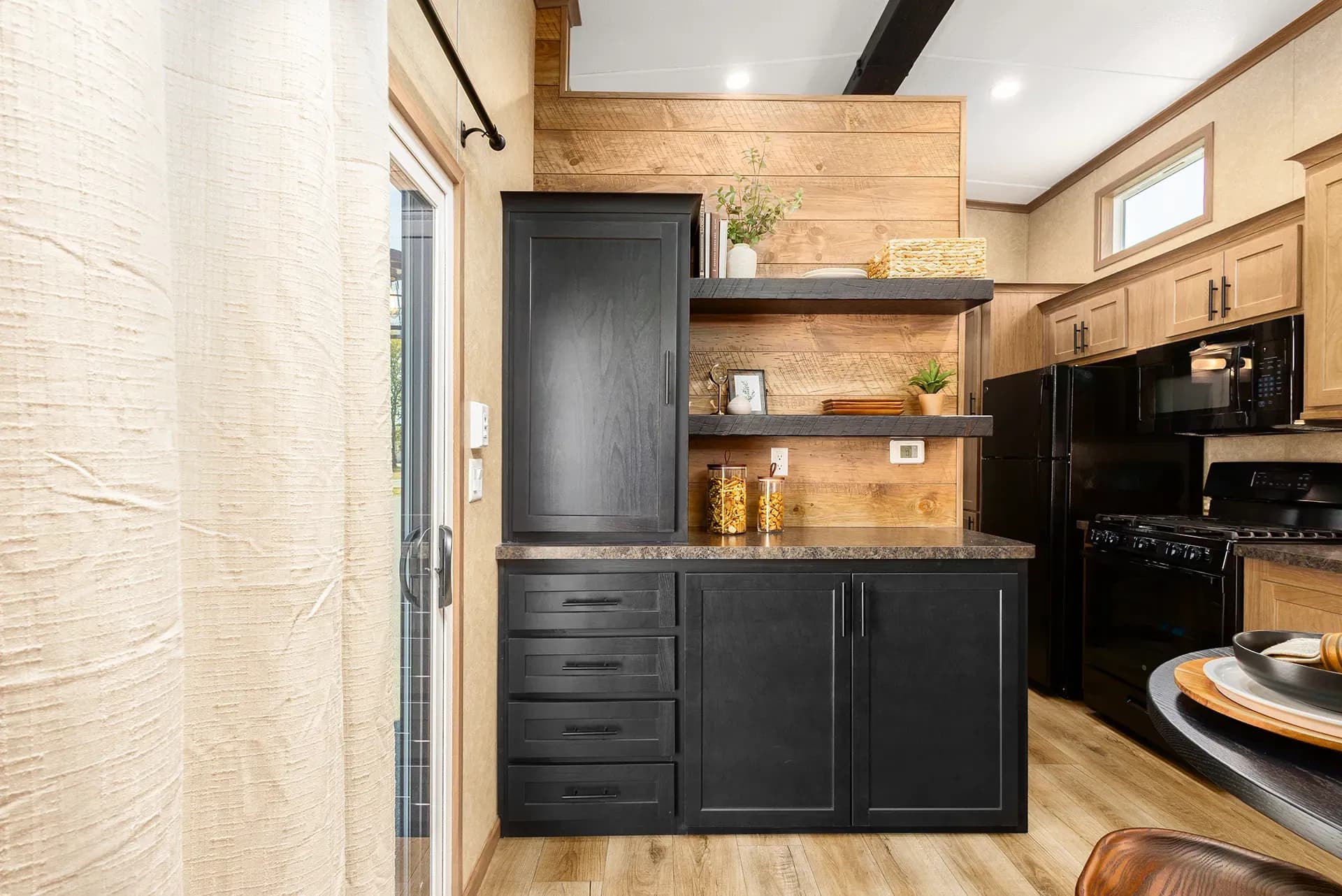 Island 5065 kitchen home features