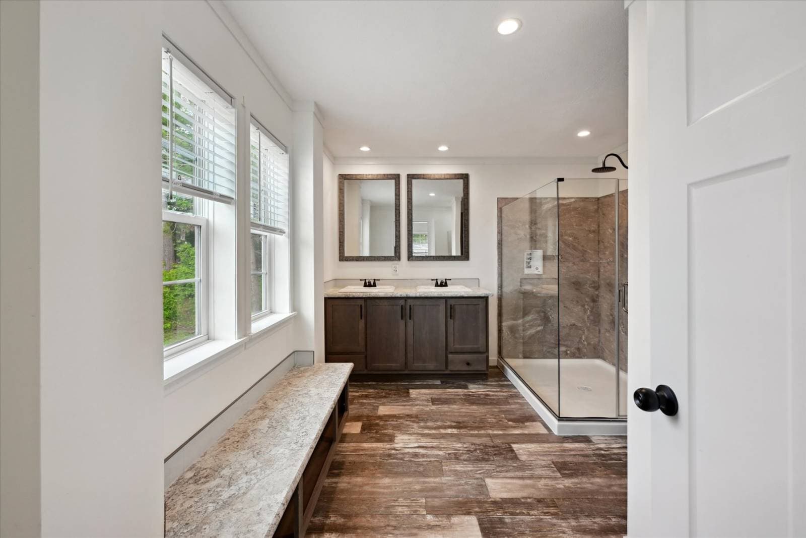 Elevate 56 bathroom home features