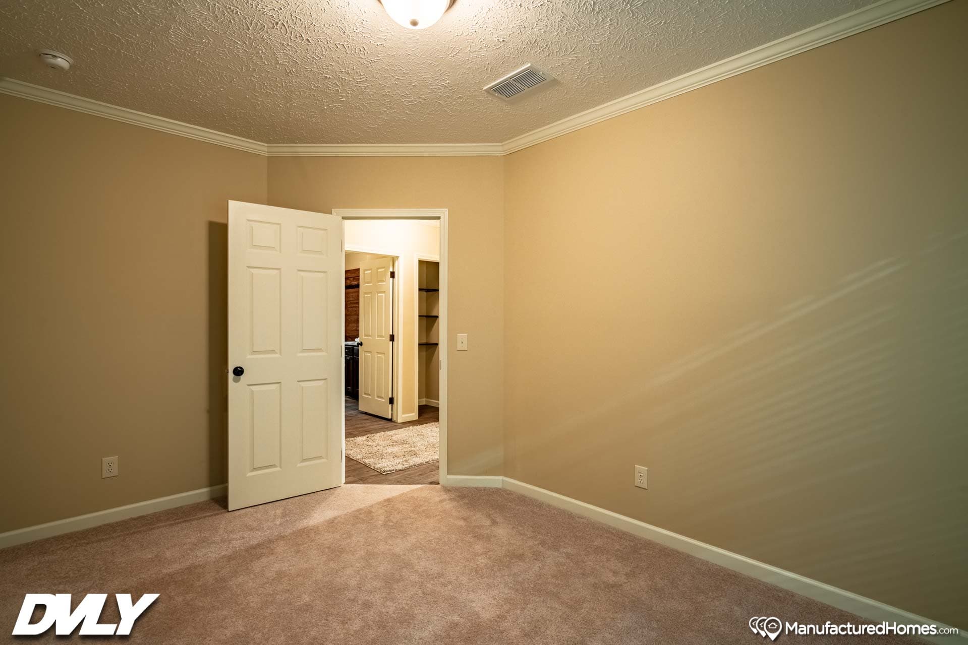 The yule bedroom home features