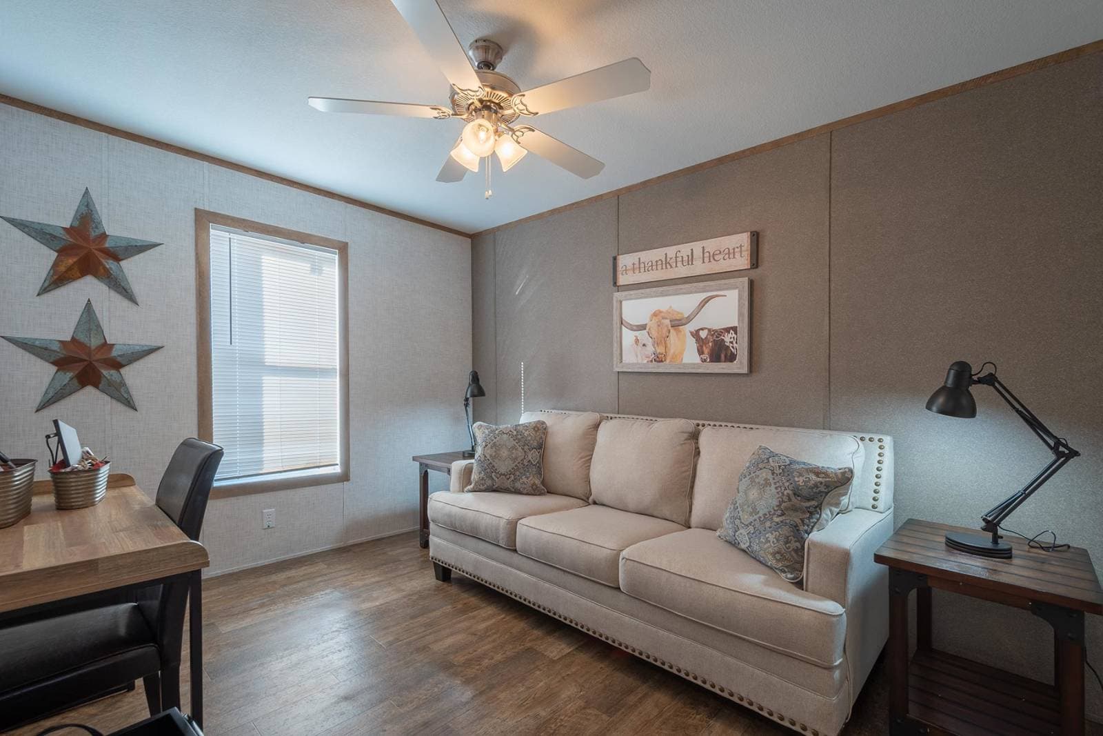 Csd2852j interior home features