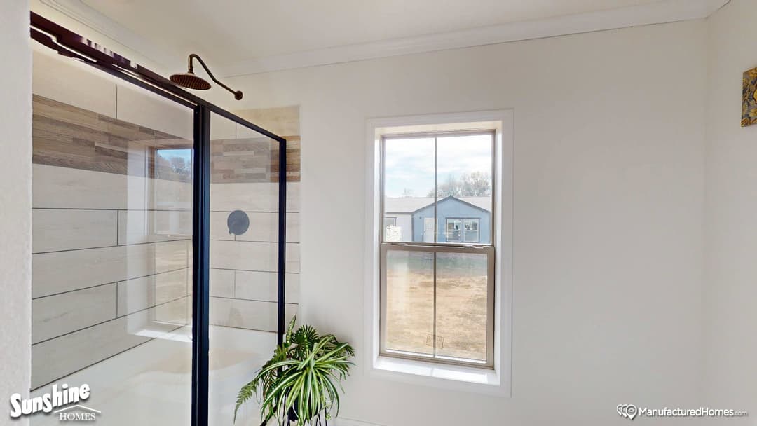 Pri3264-2005 bathroom home features