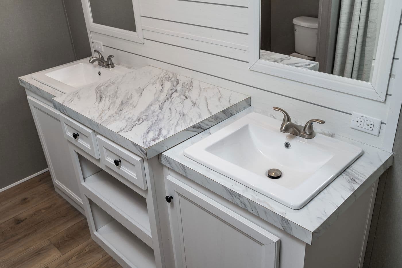 Savannah breeze bathroom home features