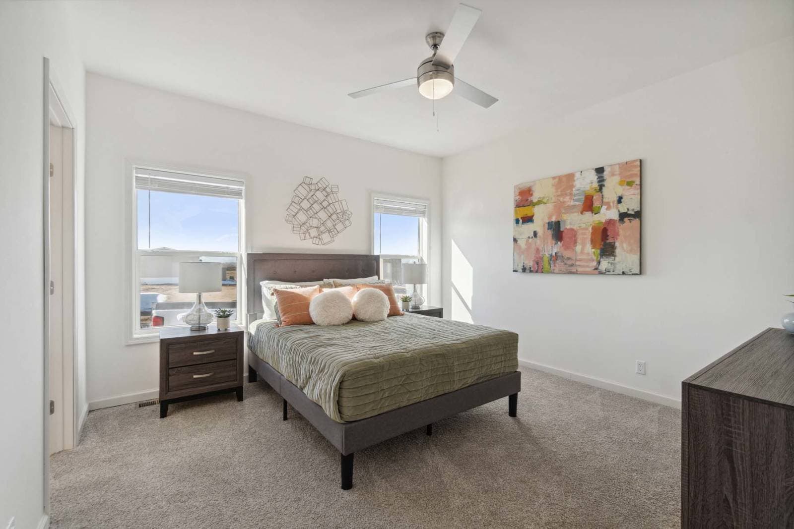 Nova-e bedroom home features