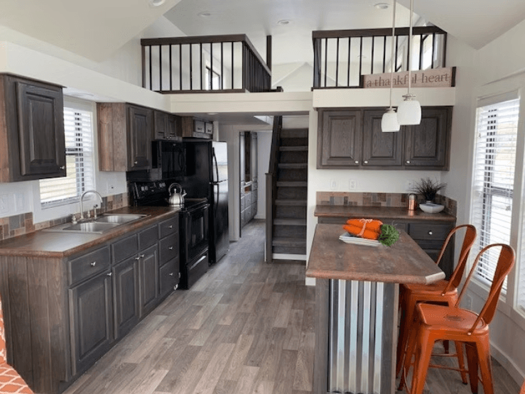 Lakeview hero and kitchen home features