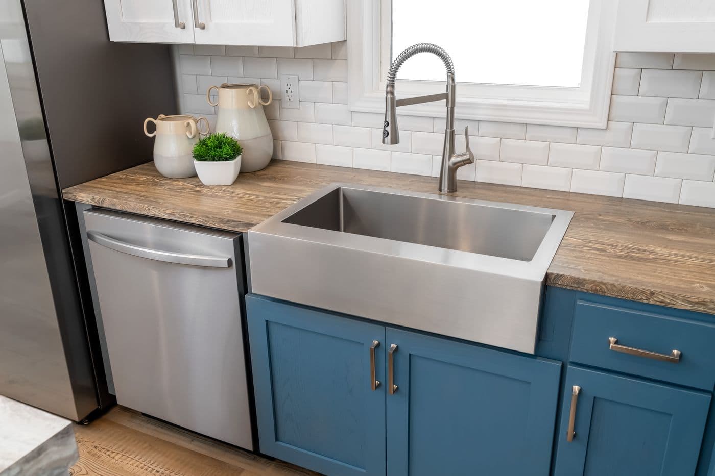 Tiffany kitchen home features