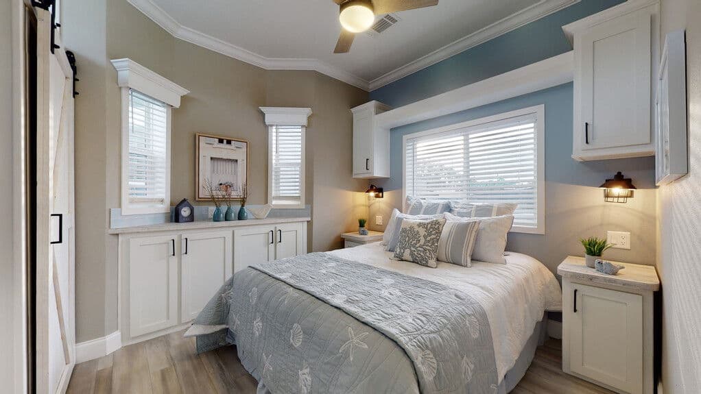 Hawk elite 13381b bedroom home features