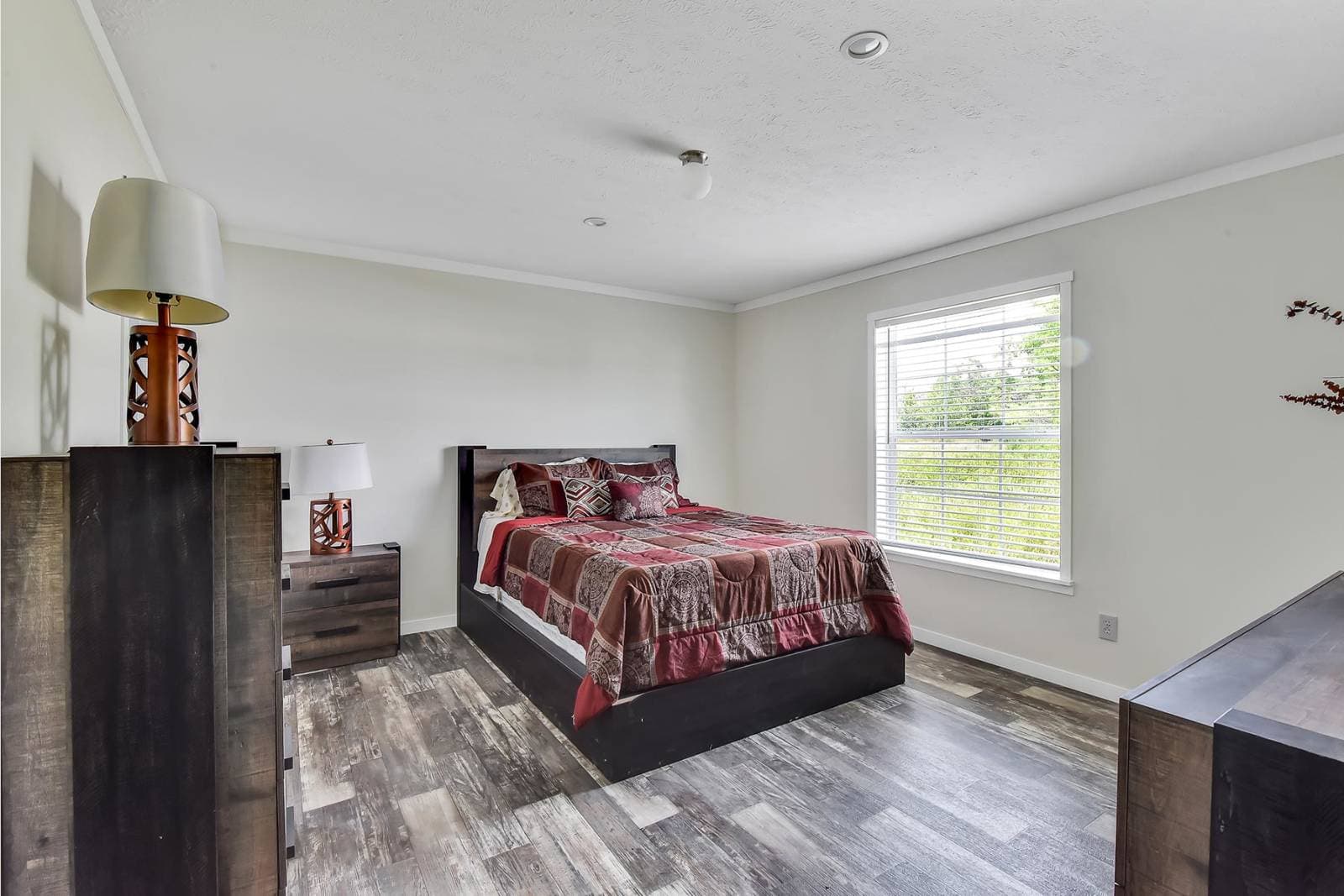 Elevate 56f bedroom home features