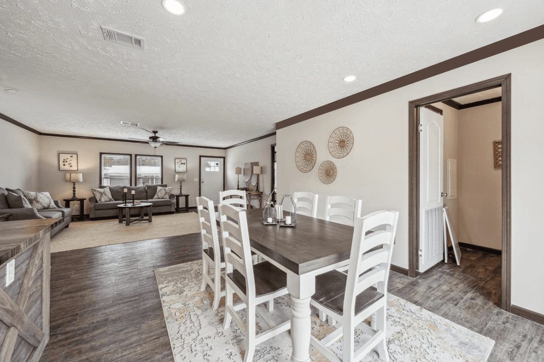 Md-32-76 big red interior home features