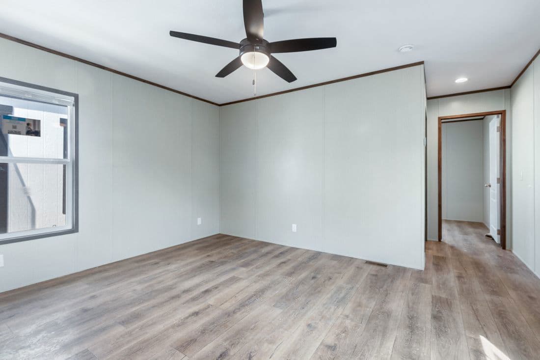 Select 16602s interior home features