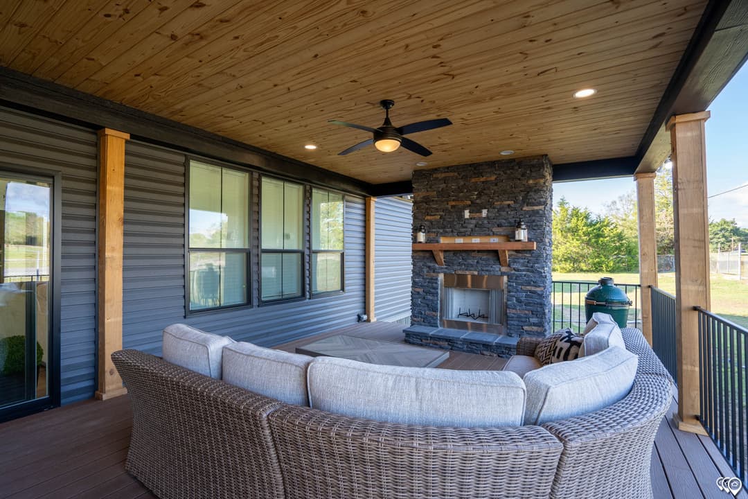 The lost creek exterior home features