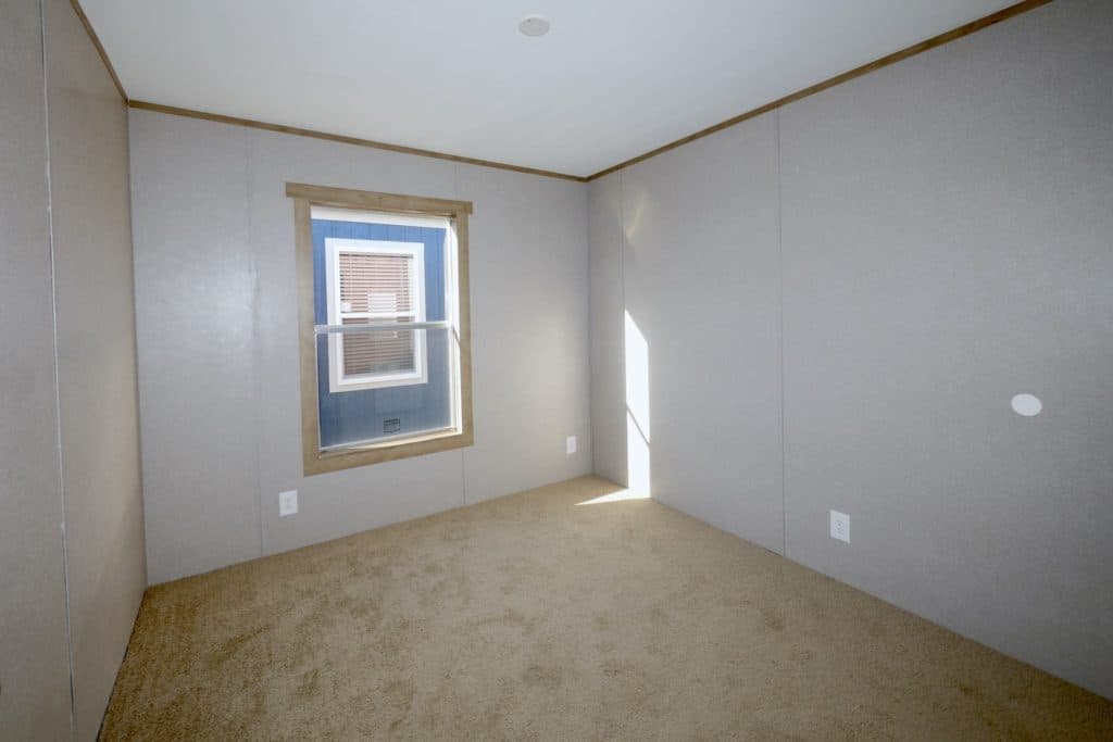 Columbia 9344 bedroom home features