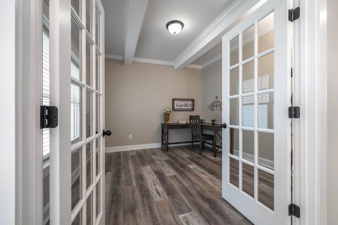 Tidewater cape interior home features