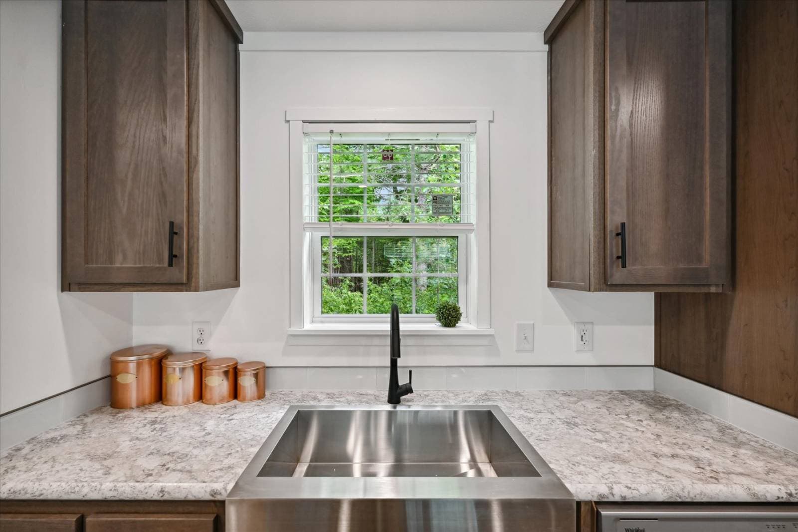 Elevate 56 kitchen home features