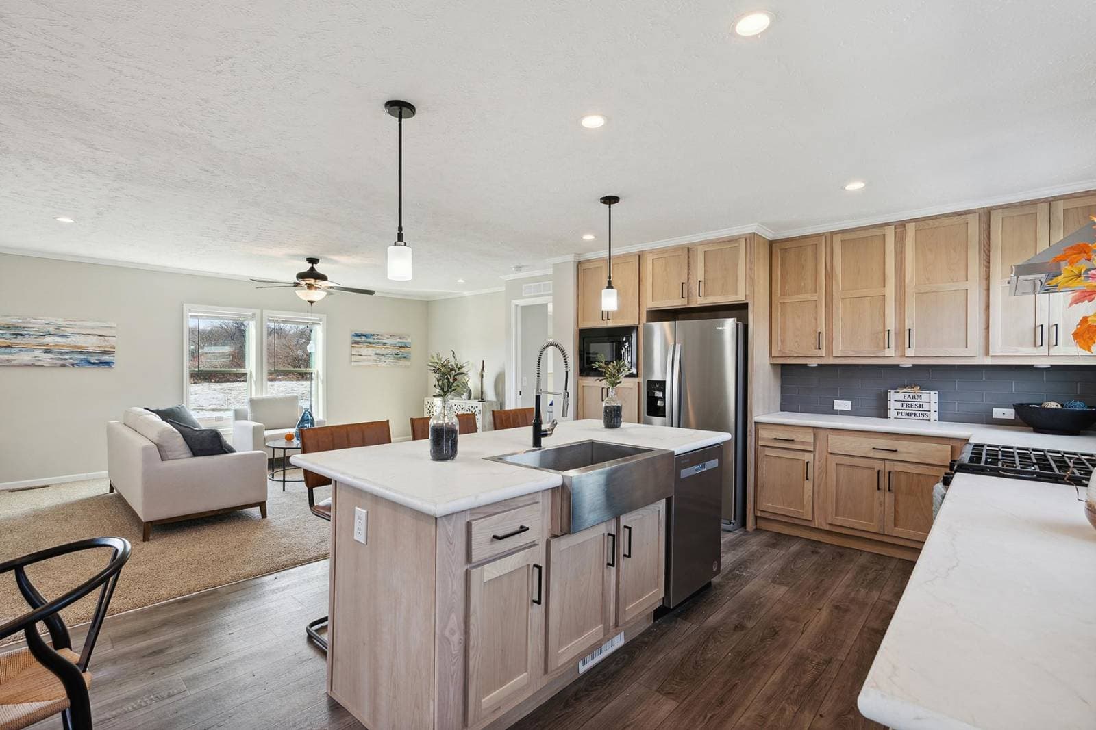 N620 kitchen home features