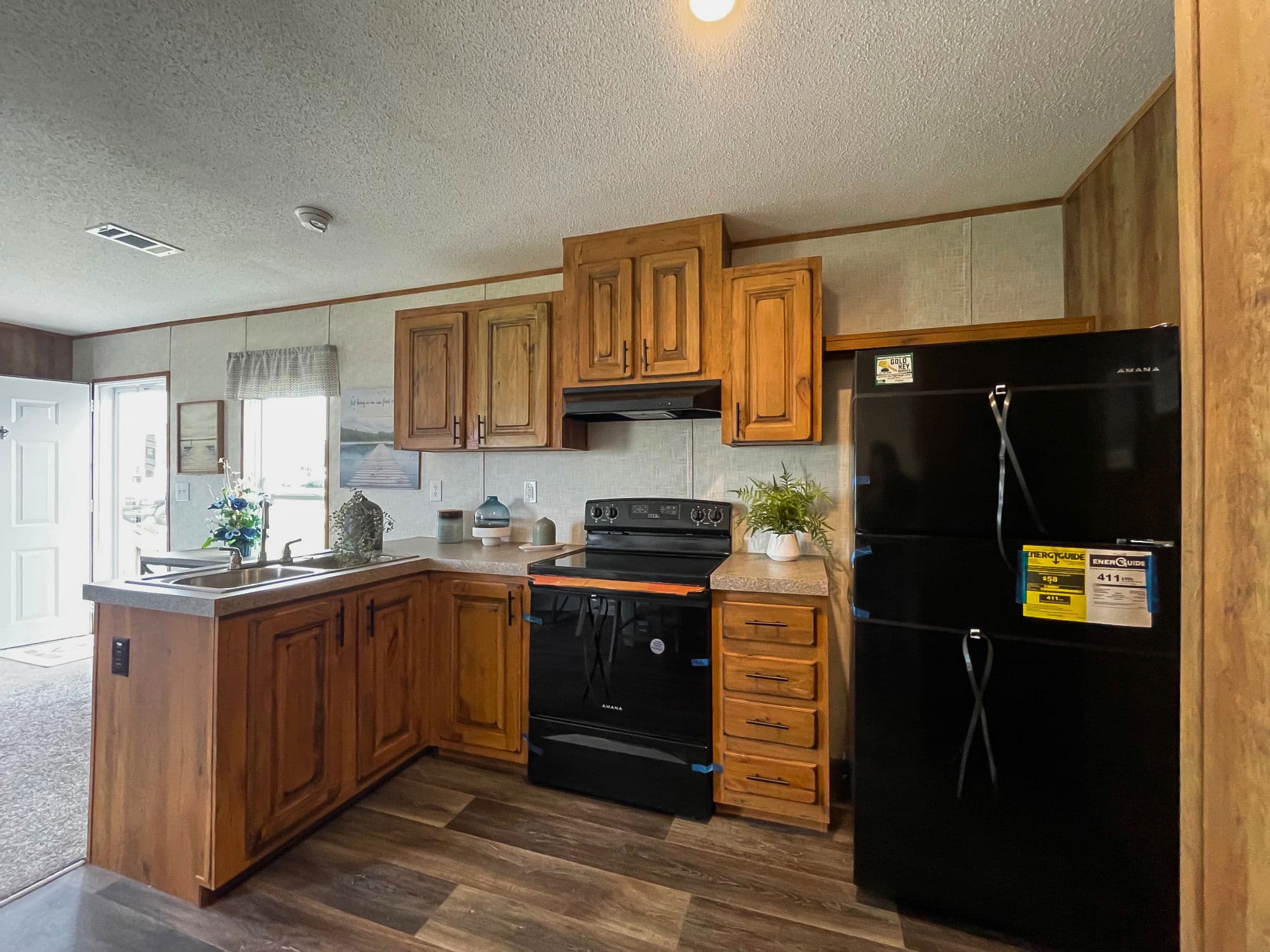 J-low kitchen and hero home features