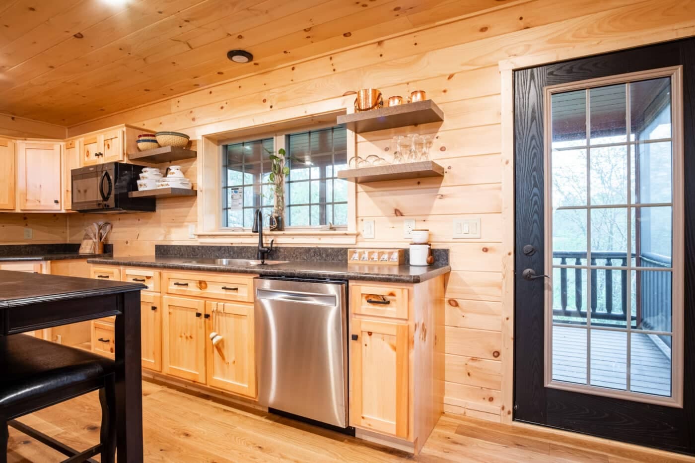 Alpine 2648 ii kitchen home features