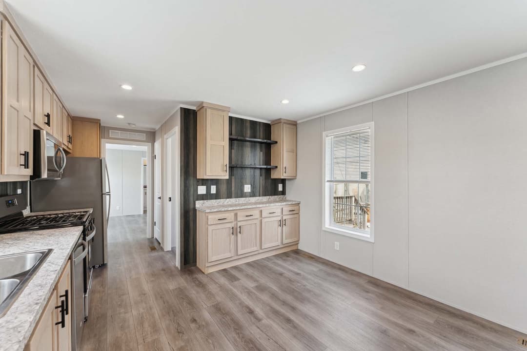 Calm 880 interior home features