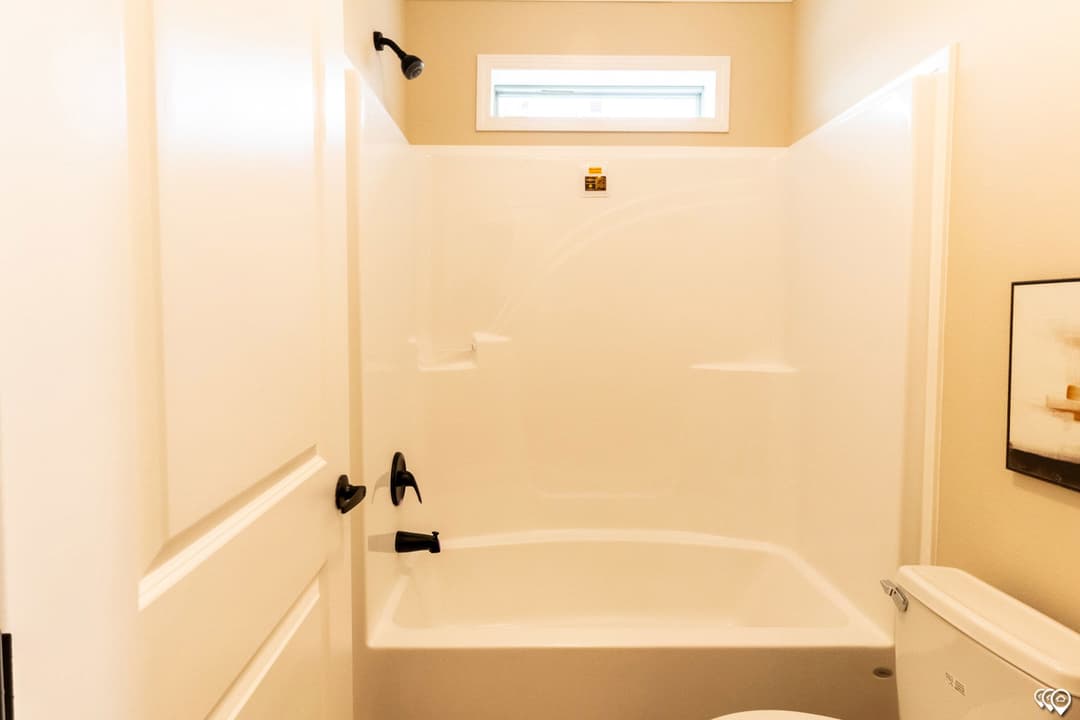 Pri3264-2070 bathroom home features
