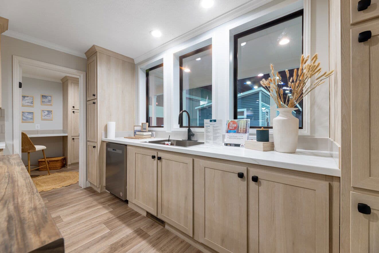 Pegasus 28483h kitchen home features