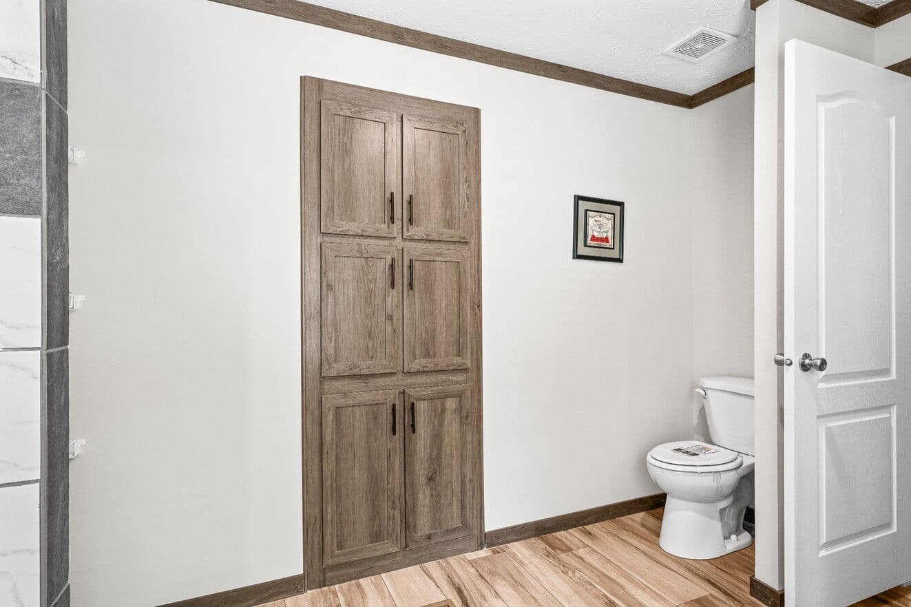 Warrior 32563f bathroom home features