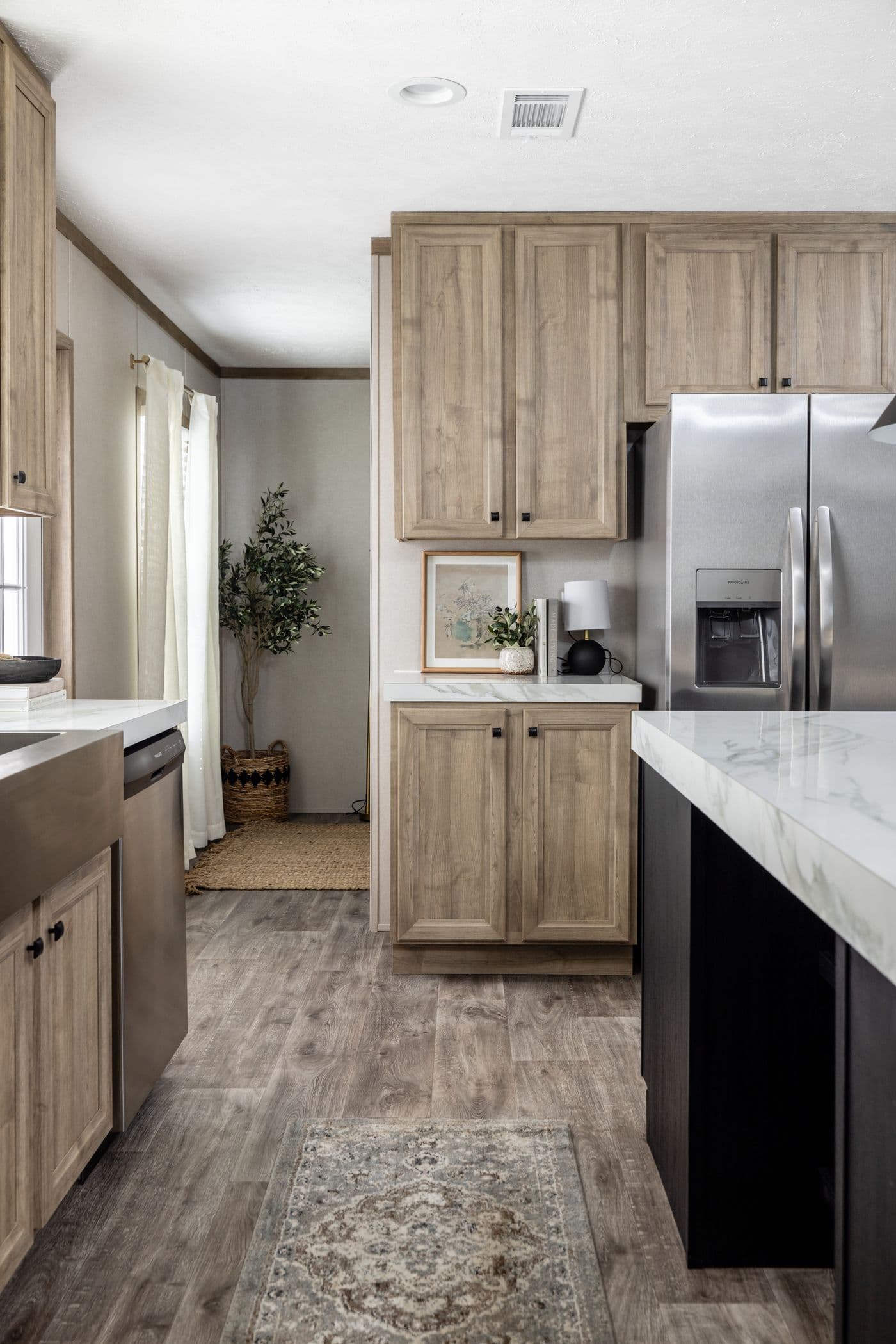 Sterling anniversary kitchen home features