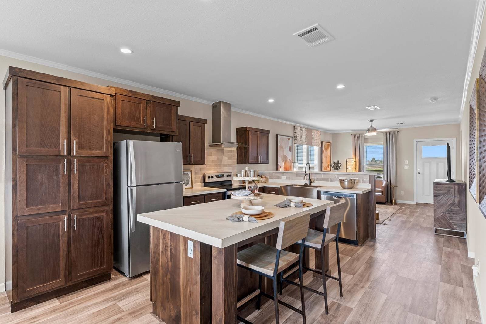 Innovation 2860s kitchen home features