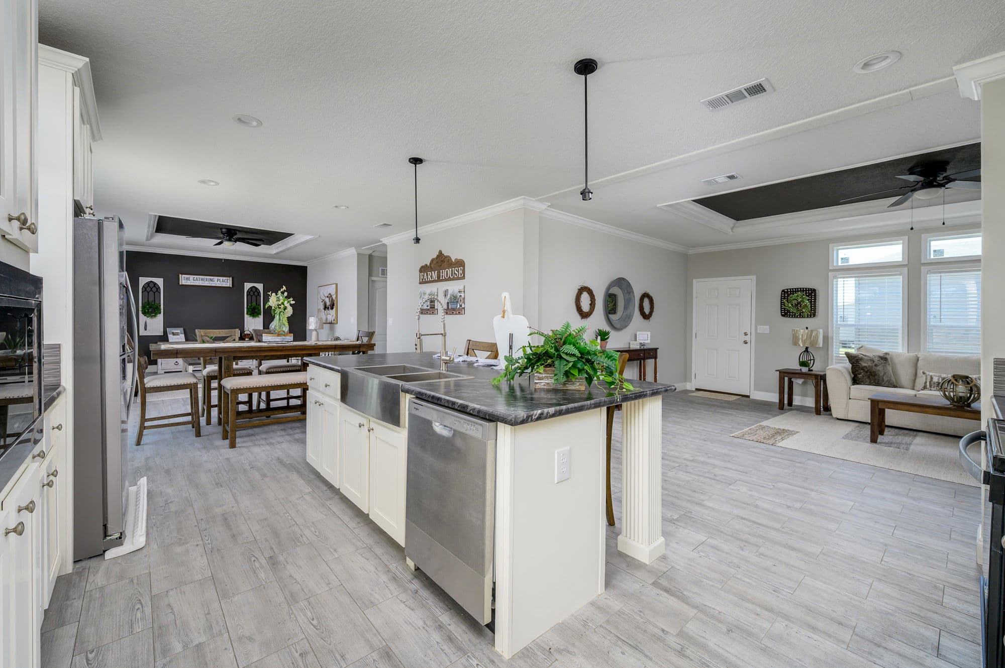 Loki kitchen home features