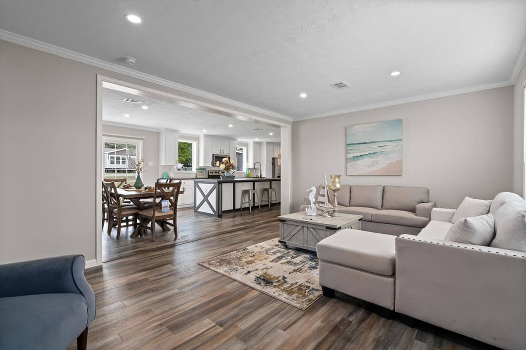 St. charles interior home features