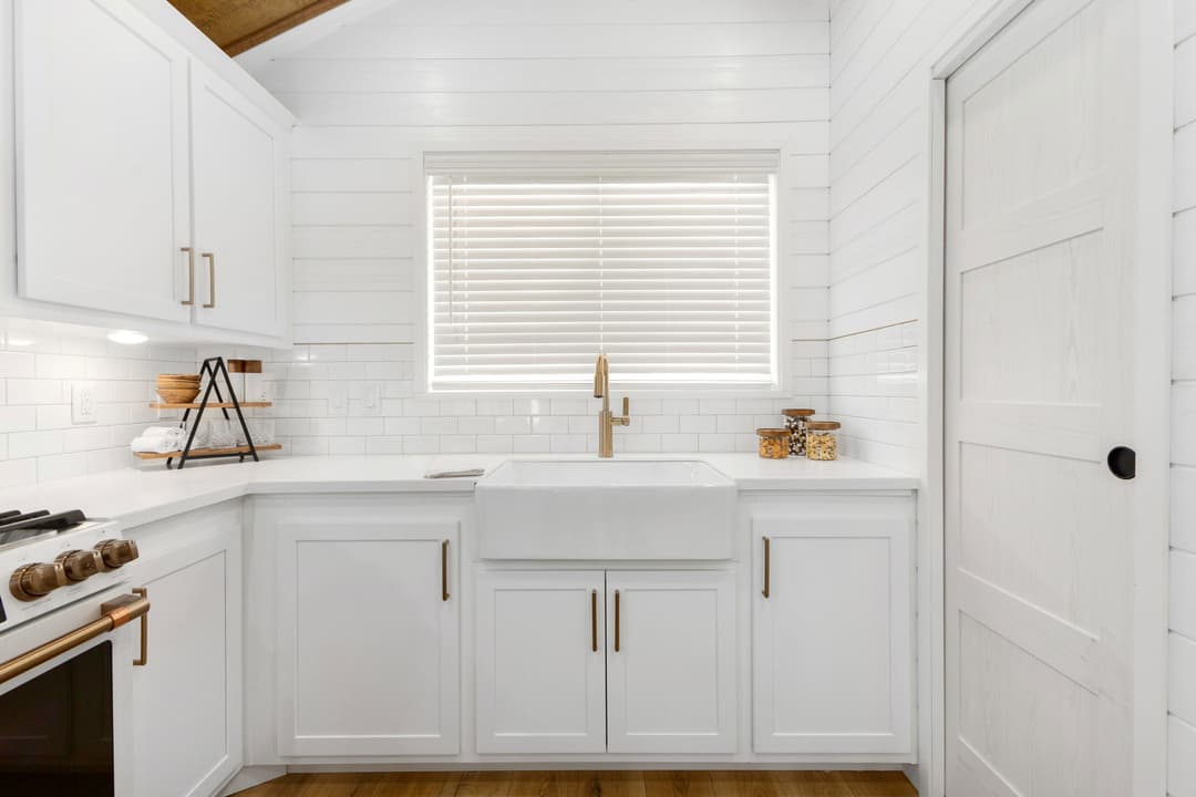 Eldorado 9101 kitchen home features