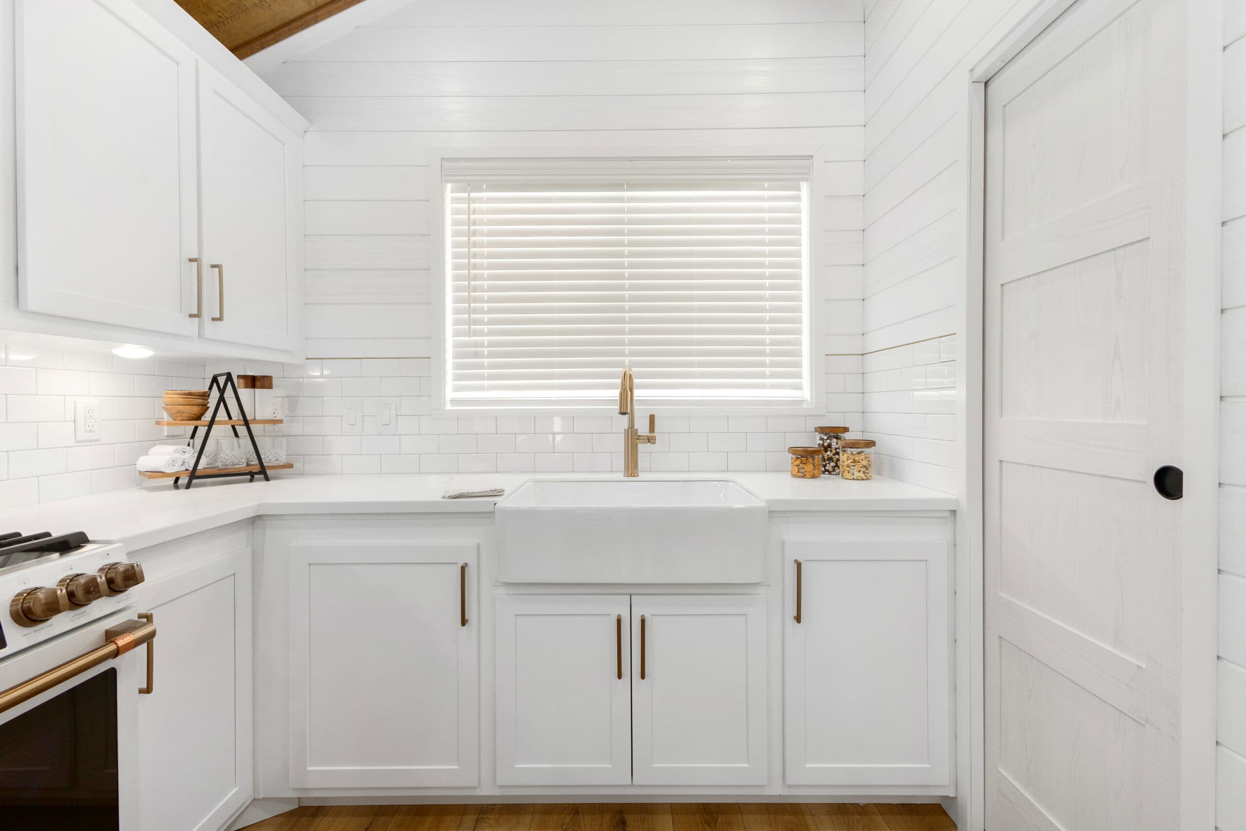 Eldorado 9101 kitchen home features