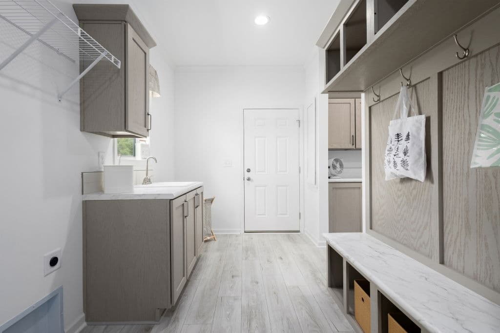 Limited 3 28563b interior home features